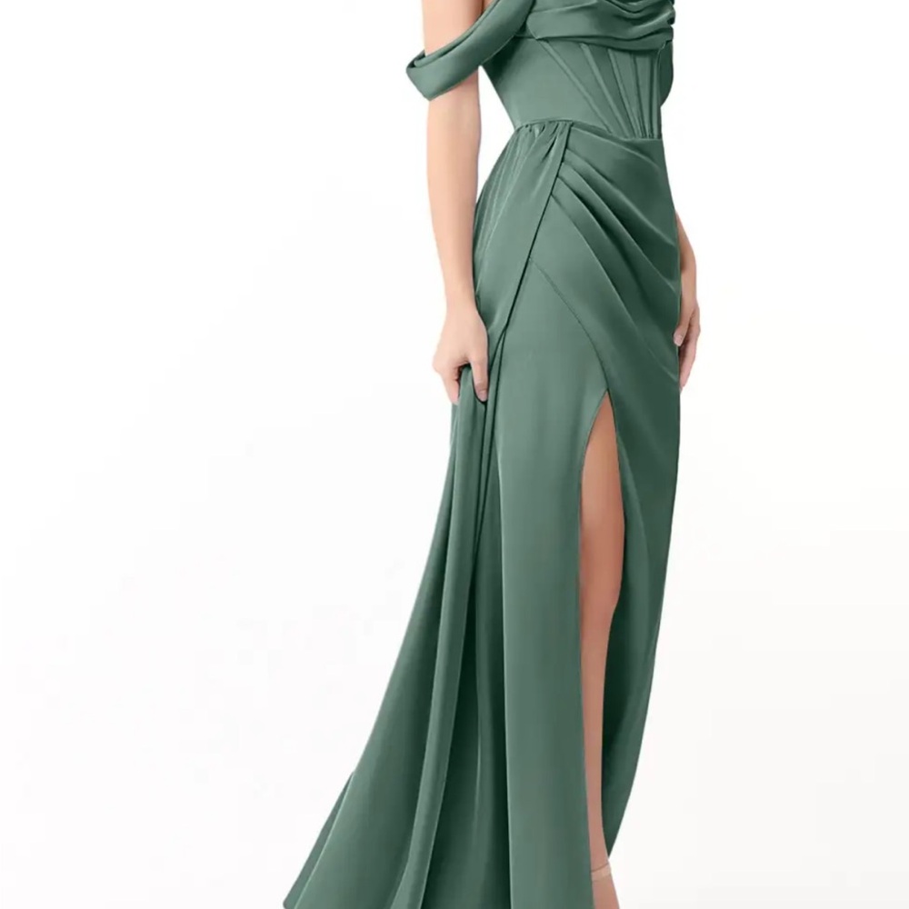 Azazie Bridesmaid green dress SZ 4 NWOT